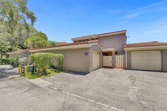 103 Heatherbrook Way in Hollywood, FL - Building Photo - Building Photo