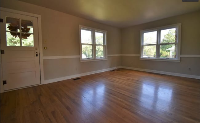 property at 1504 E Matlock Rd