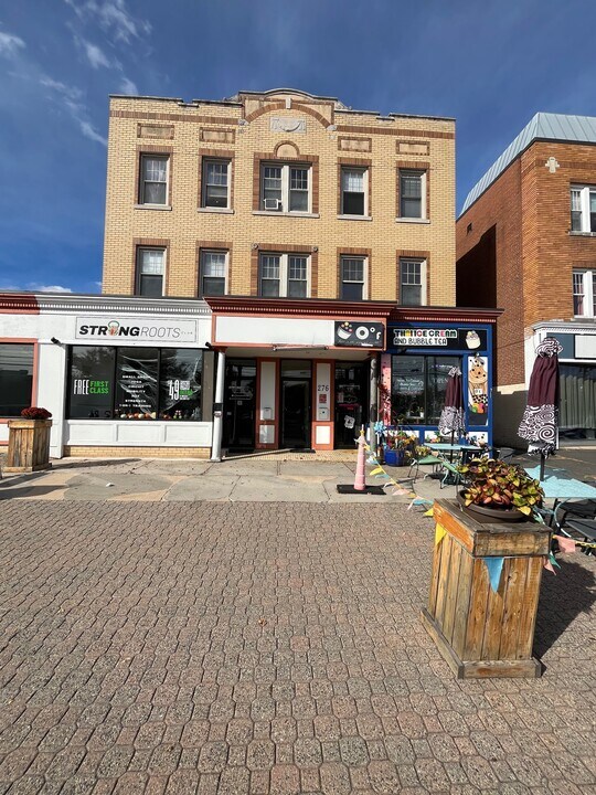 276 Park Rd, Unit 2-E in West Hartford, CT - Building Photo