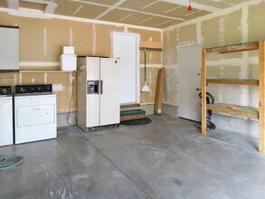 2827 SW Pumice Ave in Redmond, OR - Building Photo - Building Photo