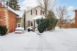 18 First Ave in Orangeville, ON - Building Photo