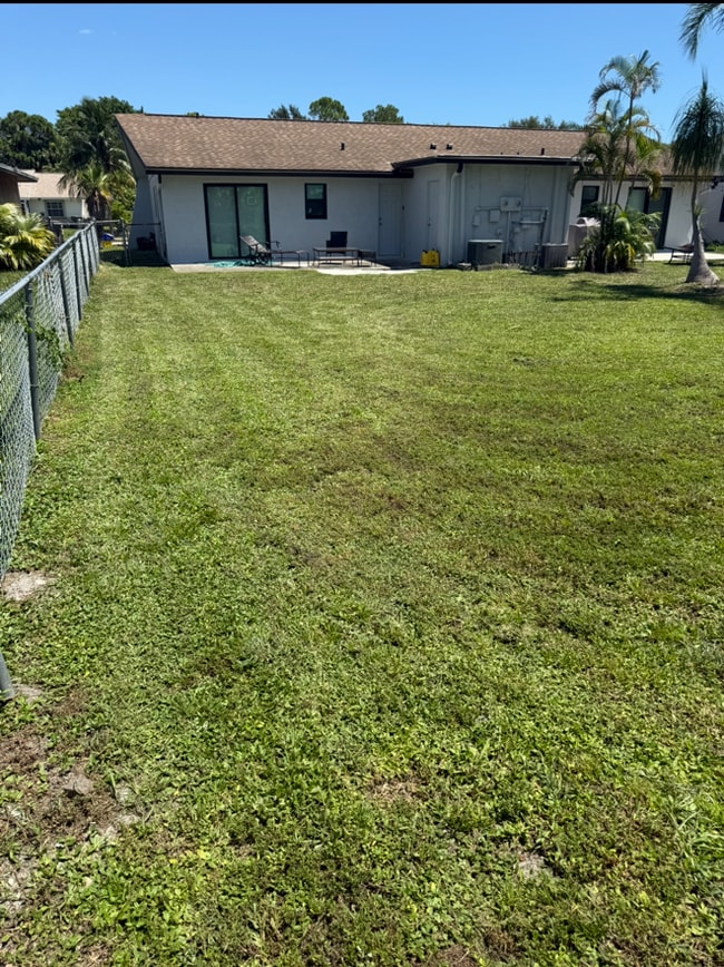 4750 Brady Ln in Palm Beach Gardens, FL - Building Photo - Building Photo