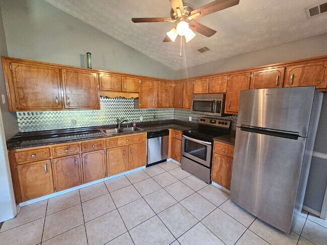 89 Pamela Dr in Allenhurst, GA - Building Photo - Building Photo