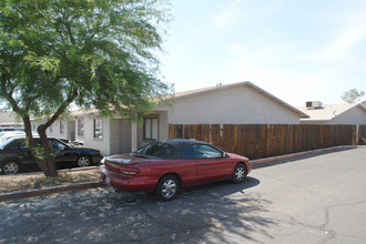 224 W Roger Rd in Tucson, AZ - Building Photo - Building Photo