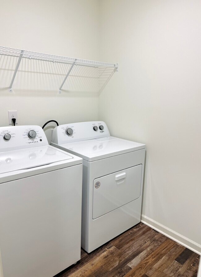 property at 252 Chelsea Pk Cir