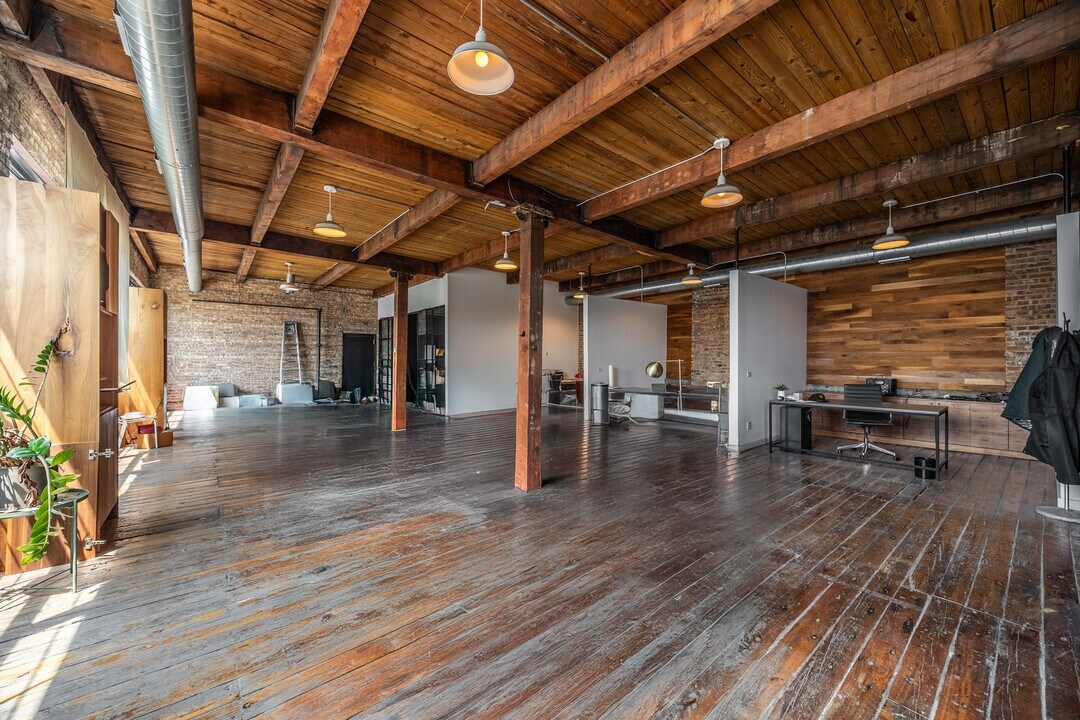 3124 W Carroll Ave, Unit 2 in Chicago, IL - Building Photo