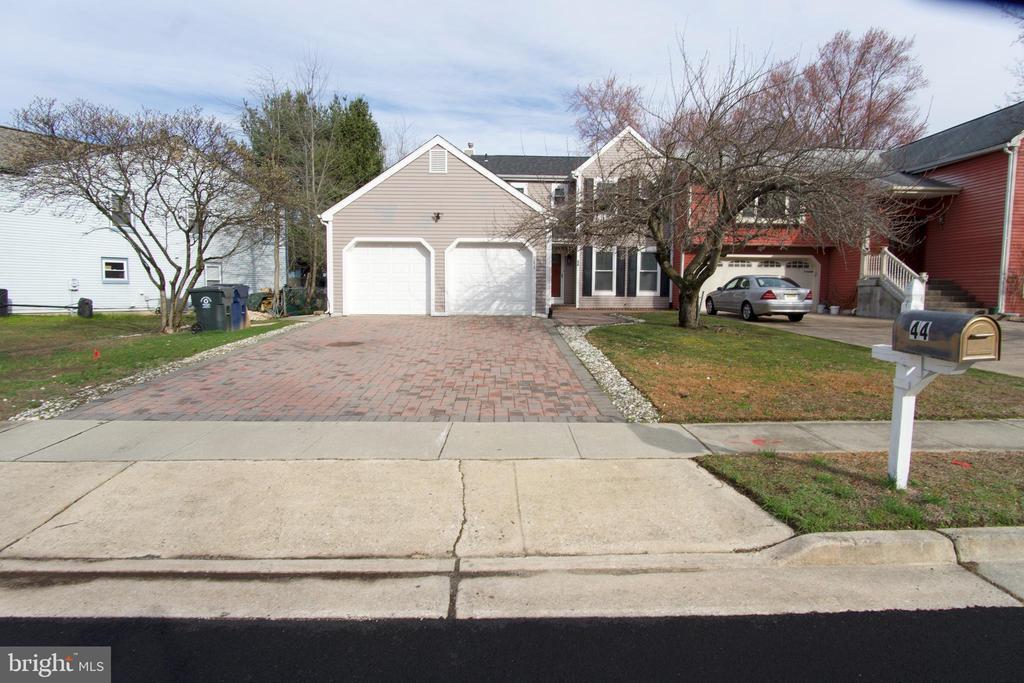 44 Brambling Ln in Voorhees Township, NJ - Building Photo
