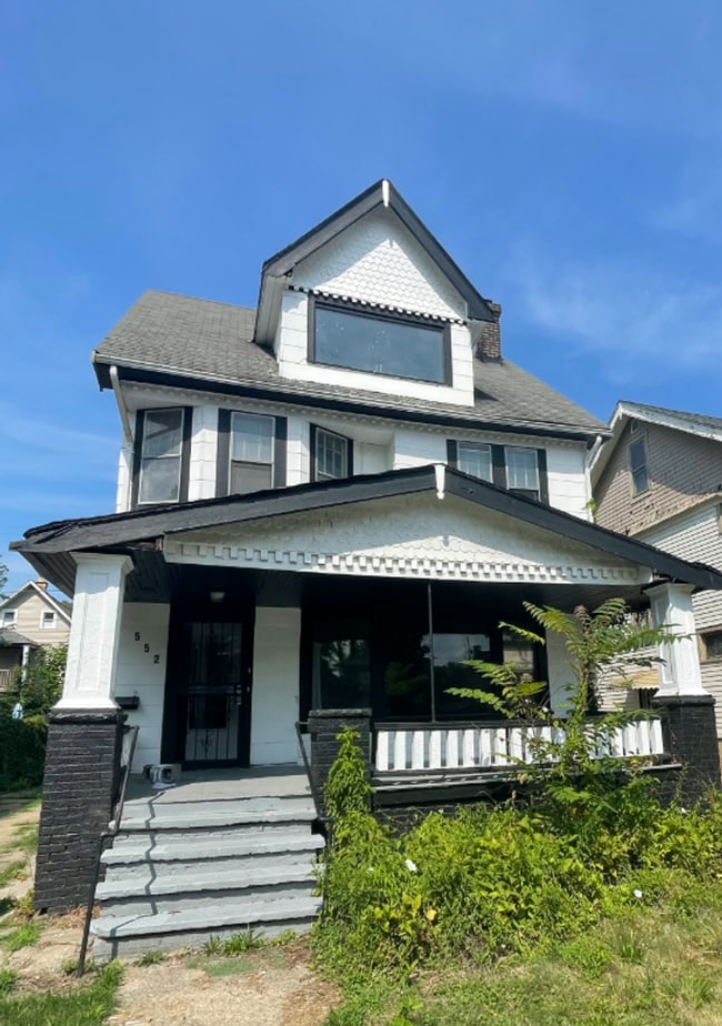 property at 552 E 120th St
