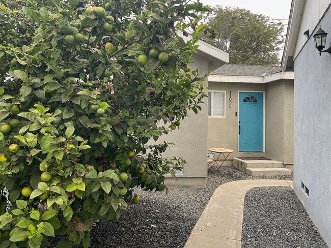 11091 Violet Dr in Garden Grove, CA - Building Photo - Building Photo