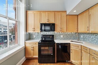 203 Bridge St in Phoenixville, PA - Building Photo - Building Photo