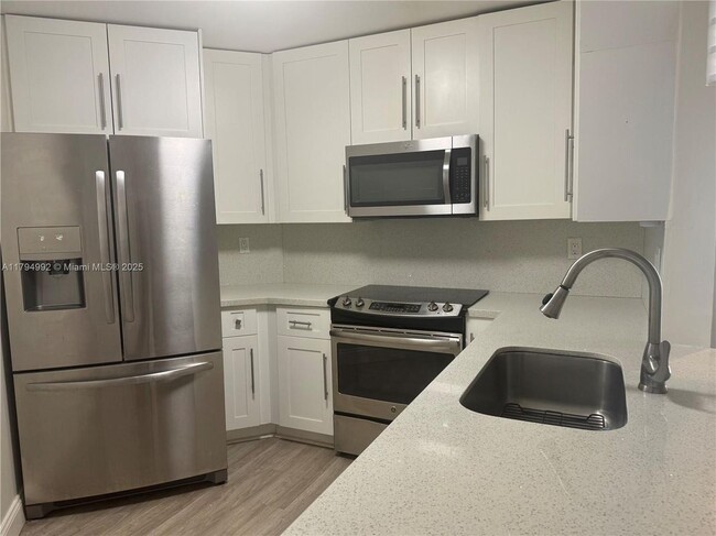 property at 9419 Fontainebleau Blvd