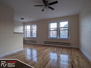 812 W Diversey Pky, Unit #818-O in Chicago, IL - Foto de edificio - Building Photo