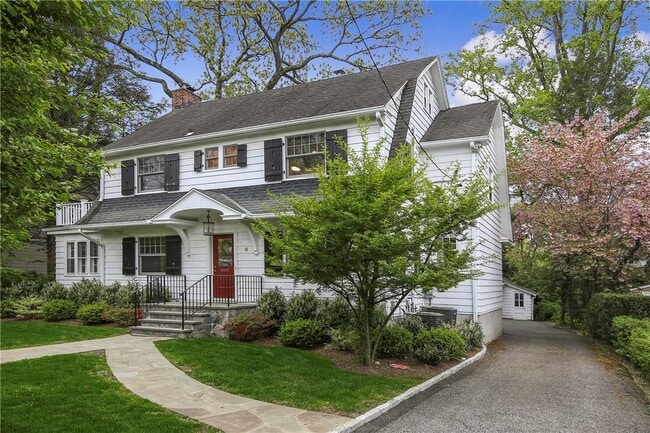 4 Sage Terrace in Scarsdale, NY - Building Photo - Building Photo