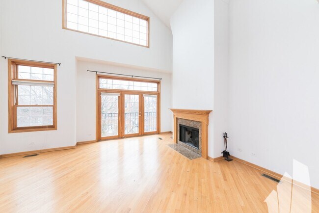 2714 N Wayne Ave, Unit 1