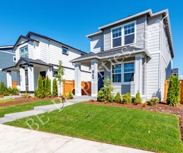 14921 202nd Ave E in Bonney Lake, WA - Foto de edificio - Building Photo