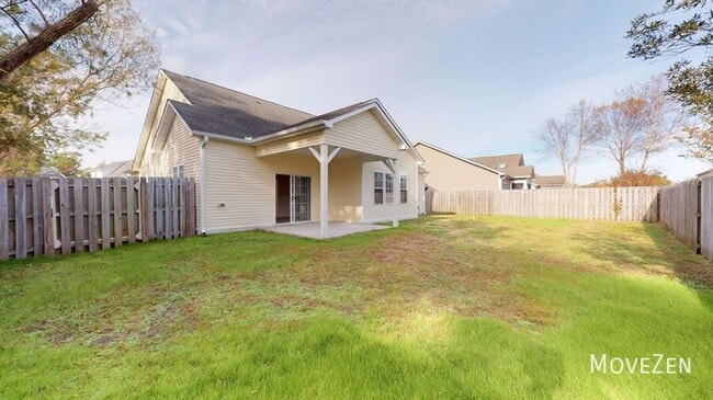 4705 Pineview Dr in Wilmington, NC - Building Photo - Building Photo
