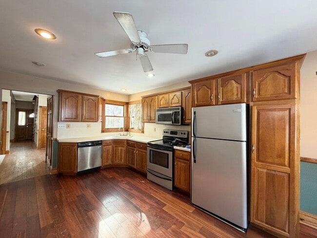 147 Millbrook Ave in Randolph, NJ - Foto de edificio - Building Photo