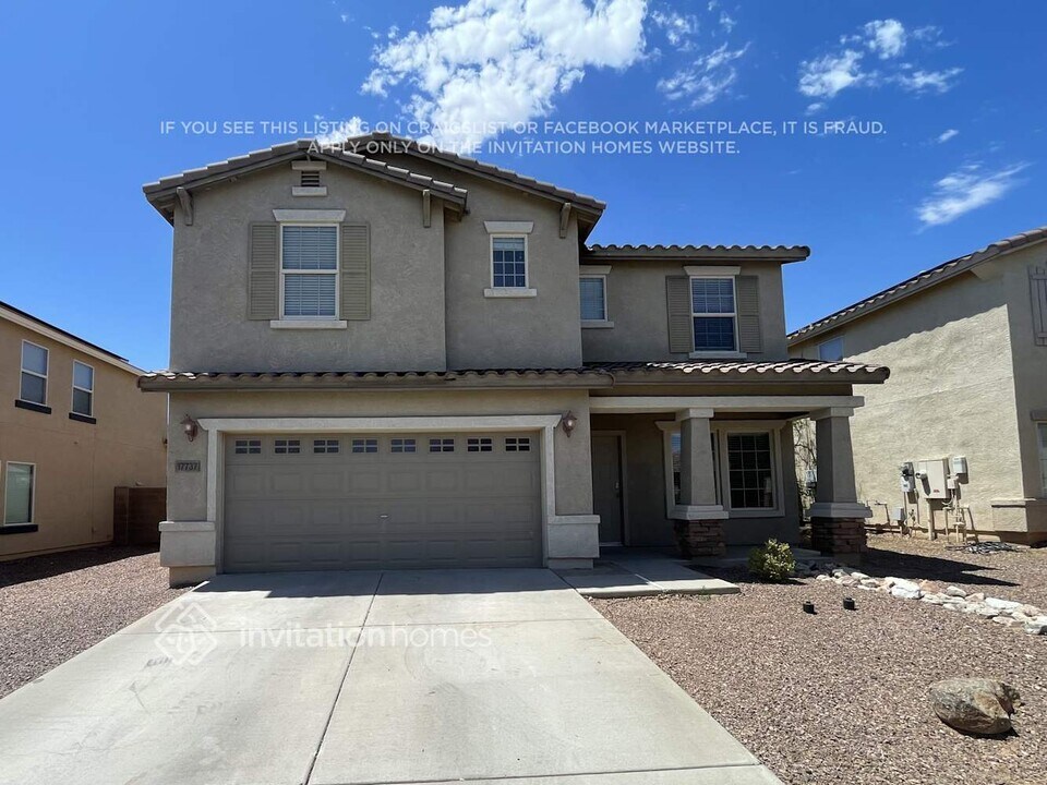 17737 W Red Bird Rd in Surprise, AZ - Building Photo