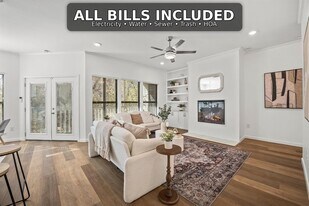 6501 Columbia Oaks Ct in Austin, TX - Building Photo