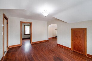 1917 Jackson St in La crosse, WI - Building Photo