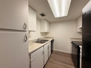 920 N Lake Destiny Rd in Altamonte Springs, FL - Building Photo - Building Photo