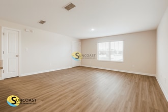 617 Century 21 Dr, Unit 4 in Jacksonville, FL - Foto de edificio - Building Photo