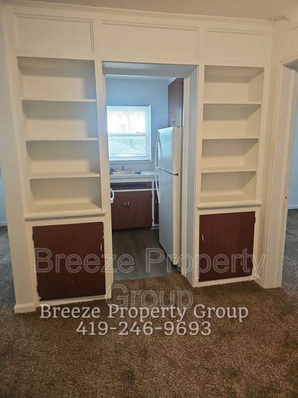 2445 W Bancroft St in Toledo, OH - Building Photo - Building Photo