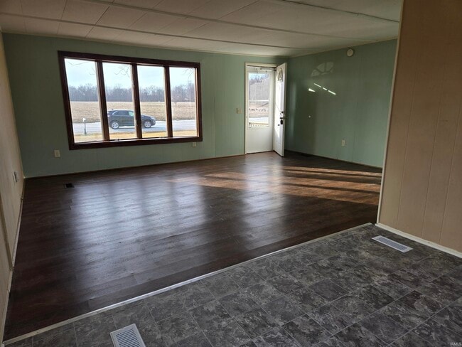 707 IN-13 in North Manchester, IN - Building Photo - Building Photo