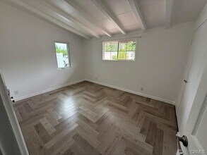 20578 Kittridge St in Los Angeles, CA - Building Photo - Building Photo