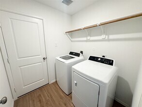 1411 Las Cuevas Dr in Conroe, TX - Building Photo - Building Photo