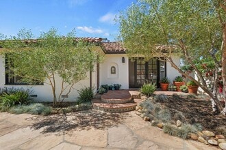 3035 Samarkand Dr in Santa Barbara, CA - Building Photo - Building Photo