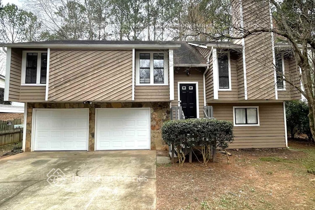 2559 Porter Dr in Lawrenceville, GA - Building Photo