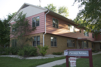Farley Arms apartments in Madison, WI - Foto de edificio - Building Photo