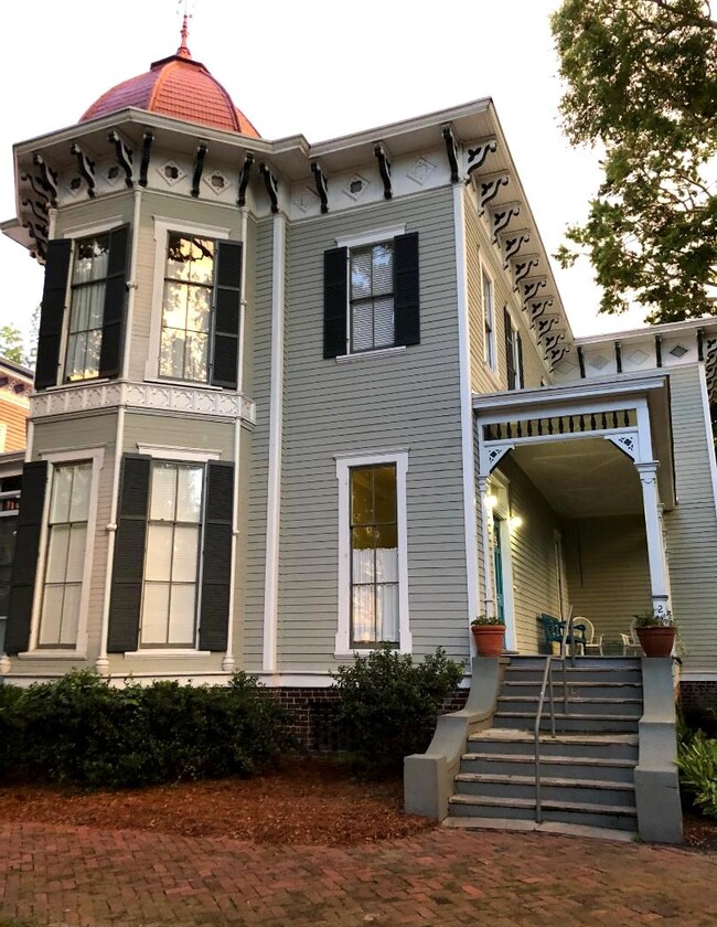 215 W Gwinnett St, Unit Apt. 3