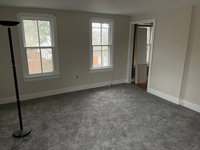 159 Washington St, Unit Upstairs in Doylestown, PA - Foto de edificio - Building Photo