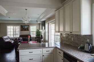 328 S Alhambra Ave in Monterey Park, CA - Building Photo - Building Photo