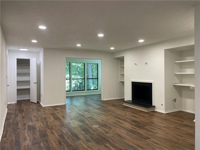 property at 1006 Dunbar Dr