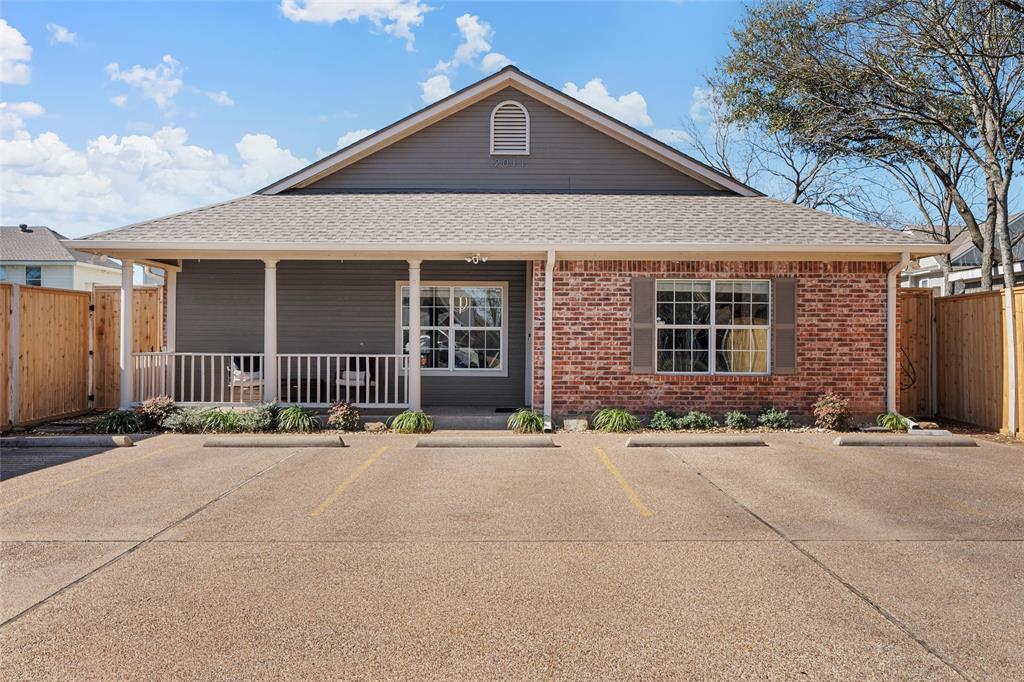 2011 S 8th St in Waco, TX - Building Photo