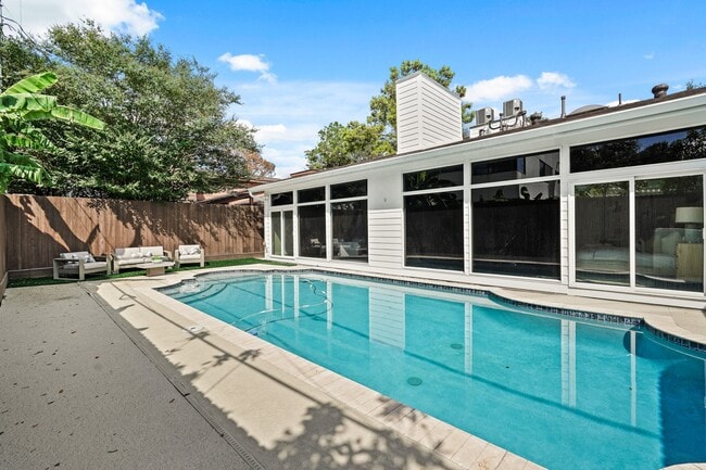 property at 2607 University Blvd