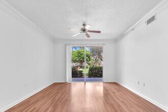 3110 Myrtlewood Cir E in Palm Beach Gardens, FL - Building Photo - Building Photo