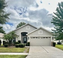 9226 Pecky Cypress Way in Orlando, FL - Building Photo