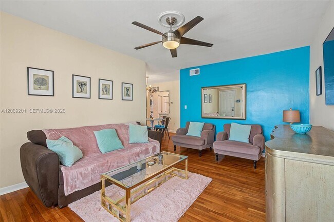 property at 915 8th St
