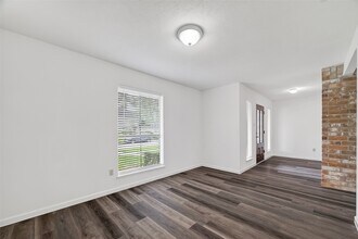 10031 Sagemill Dr in Houston, TX - Building Photo - Building Photo