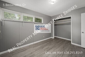5 Brightwell Ct in Florissant, MO - Building Photo - Building Photo