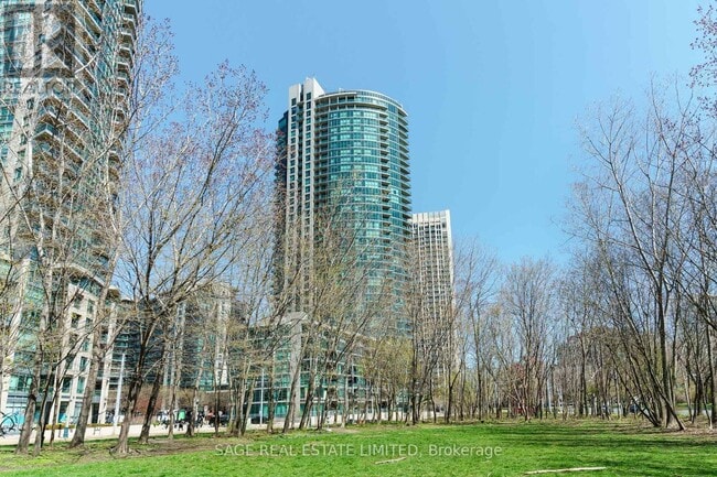 property at 215 Fort York Blvd