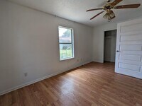 218 Merrifield Dr photo'