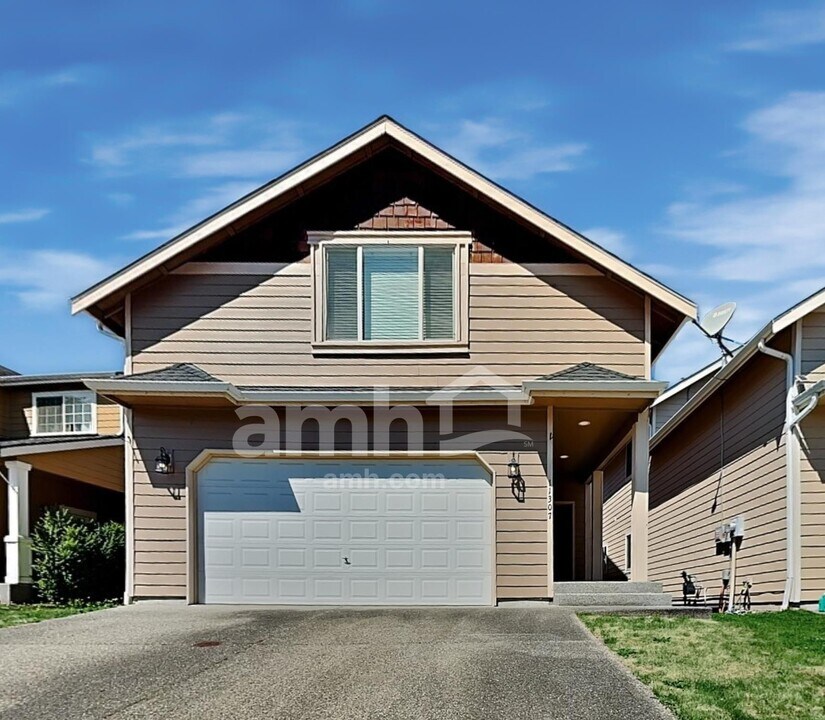 11307 182nd St E in Puyallup, WA - Building Photo