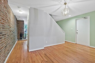 410 11th St NE in Washington, DC - Building Photo - Building Photo