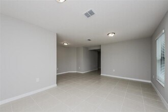 387 Begonia Ct in Poinciana, FL - Building Photo - Building Photo