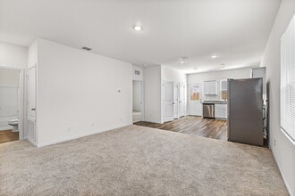 1136 King Eider in Converse, TX - Building Photo - Building Photo